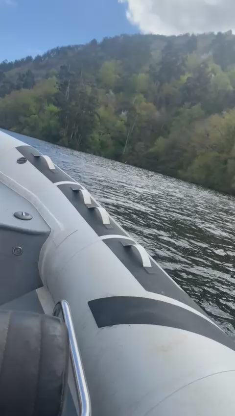 Paseo fluvial en zodiac por la Ribeira Sacra – Miño